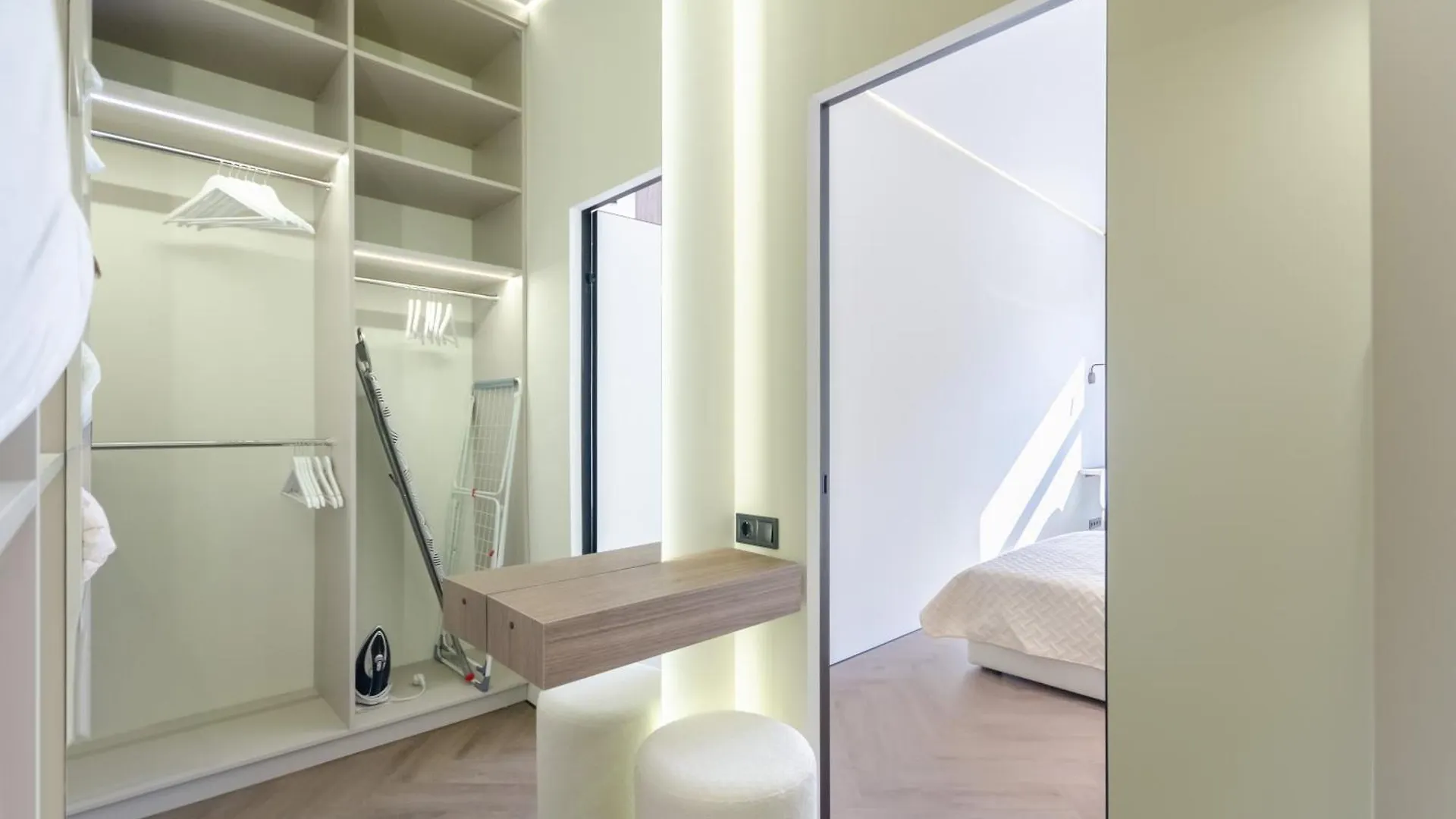 Petrovdom Apartment 03-258 In Rc Pechersk Plaza, Mykhaila Boichuka 17 Kiev