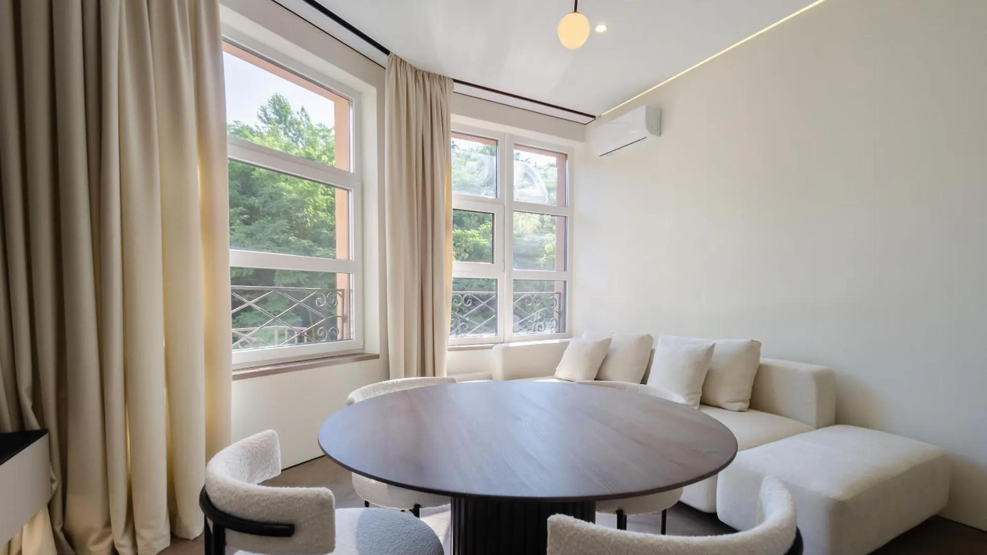 Petrovdom Apartment 03-258 In Rc Pechersk Plaza, Mykhaila Boichuka 17 Kiev