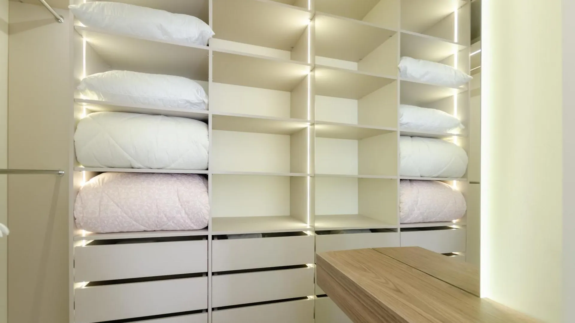 Petrovdom Apartment 03-258 In Rc Pechersk Plaza, Mykhaila Boichuka 17 Kijev