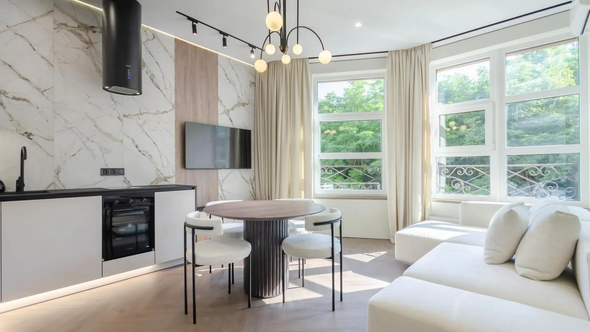 Petrovdom Apartment 03-258 In Rc Pechersk Plaza, Mykhaila Boichuka 17 Kyiv